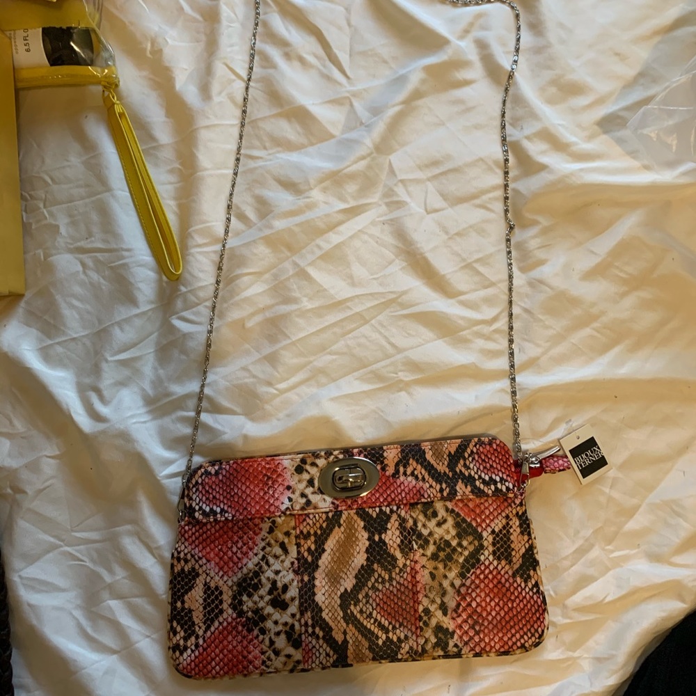 Red clutch - Picture 2 of 5